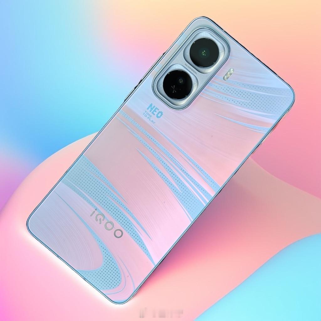 iQOO Neo11面对疾风随手拍[不愧是你]机身在不同角度会呈现蓝色和粉色两种