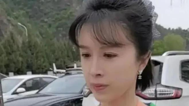 金巧巧曾因“自身气质与农村角色存在距离”的坦率发言掀起舆论涟漪。这番直面演员类型