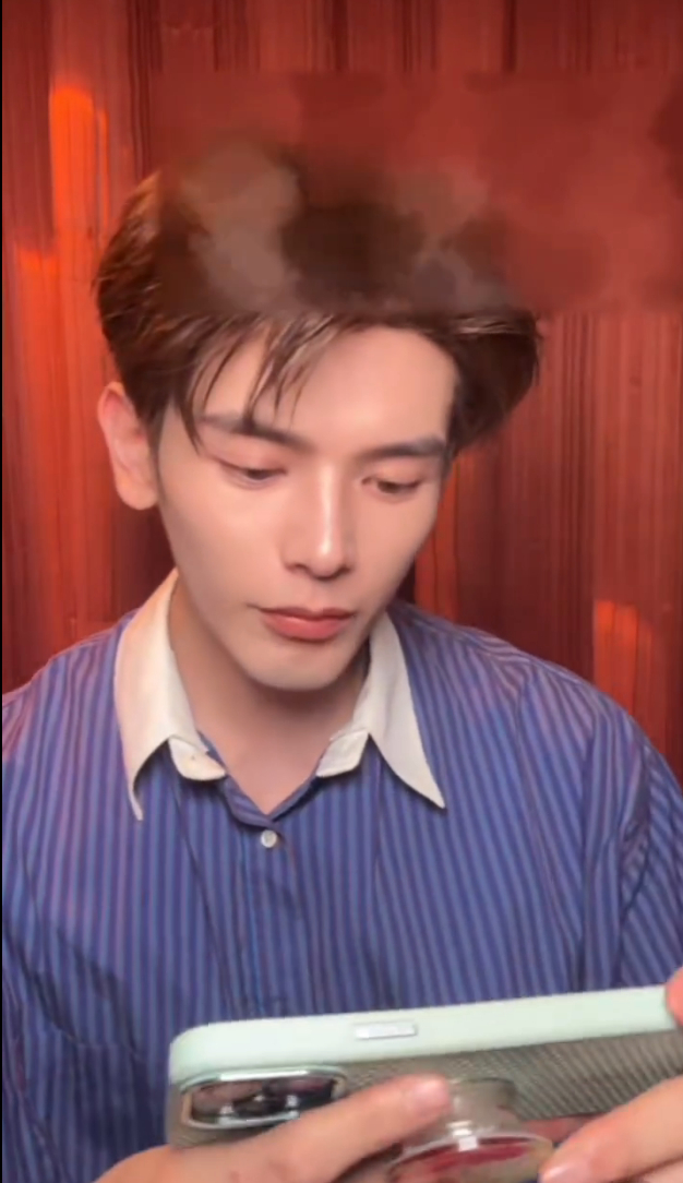 姚弛直播开了个龙眼姚弛直播间的龙系列梗笑skr人！不过听到他对礼泰感情线的理解，