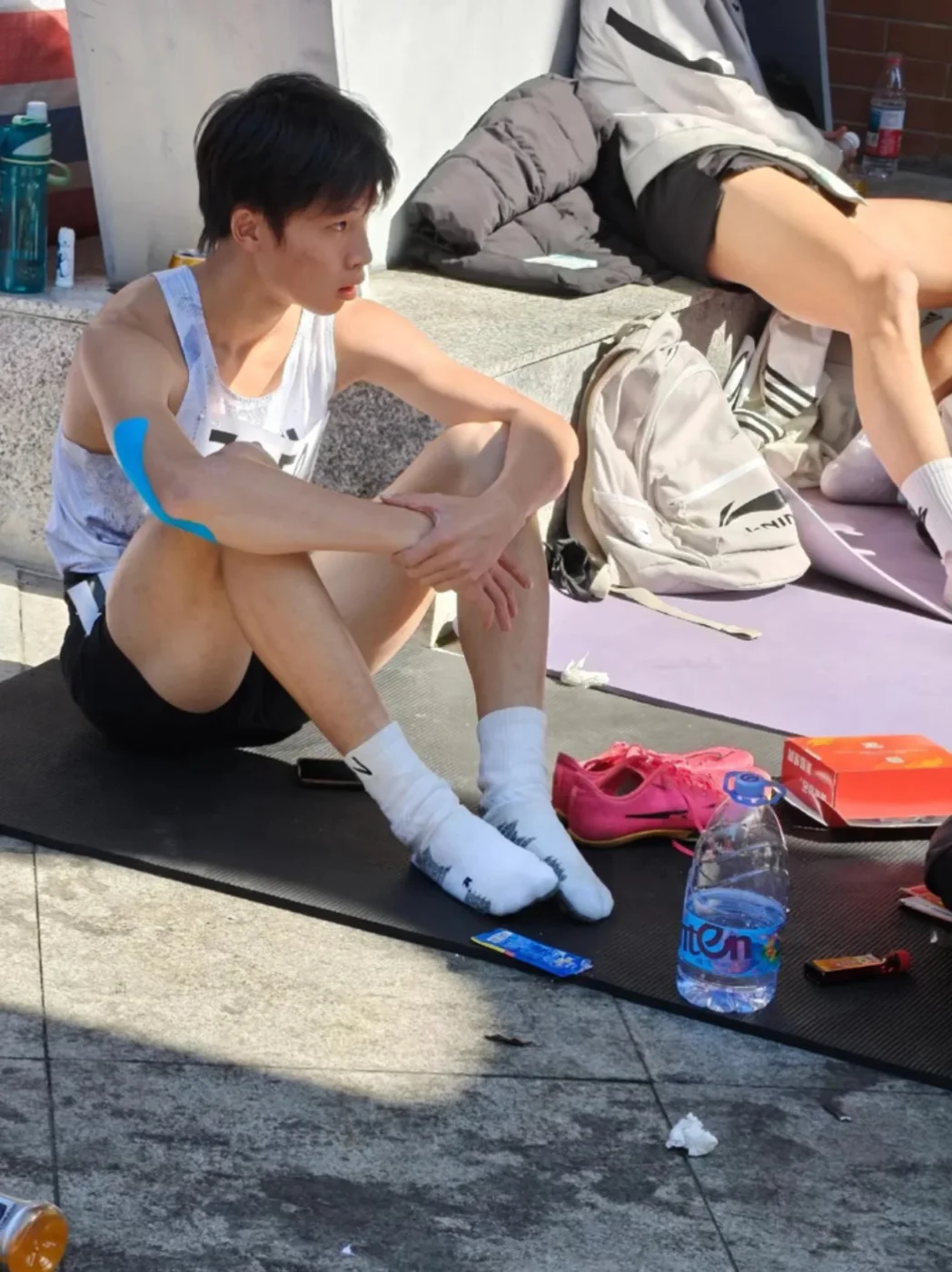 少年不惧岁月长 彼方尚有荣光在