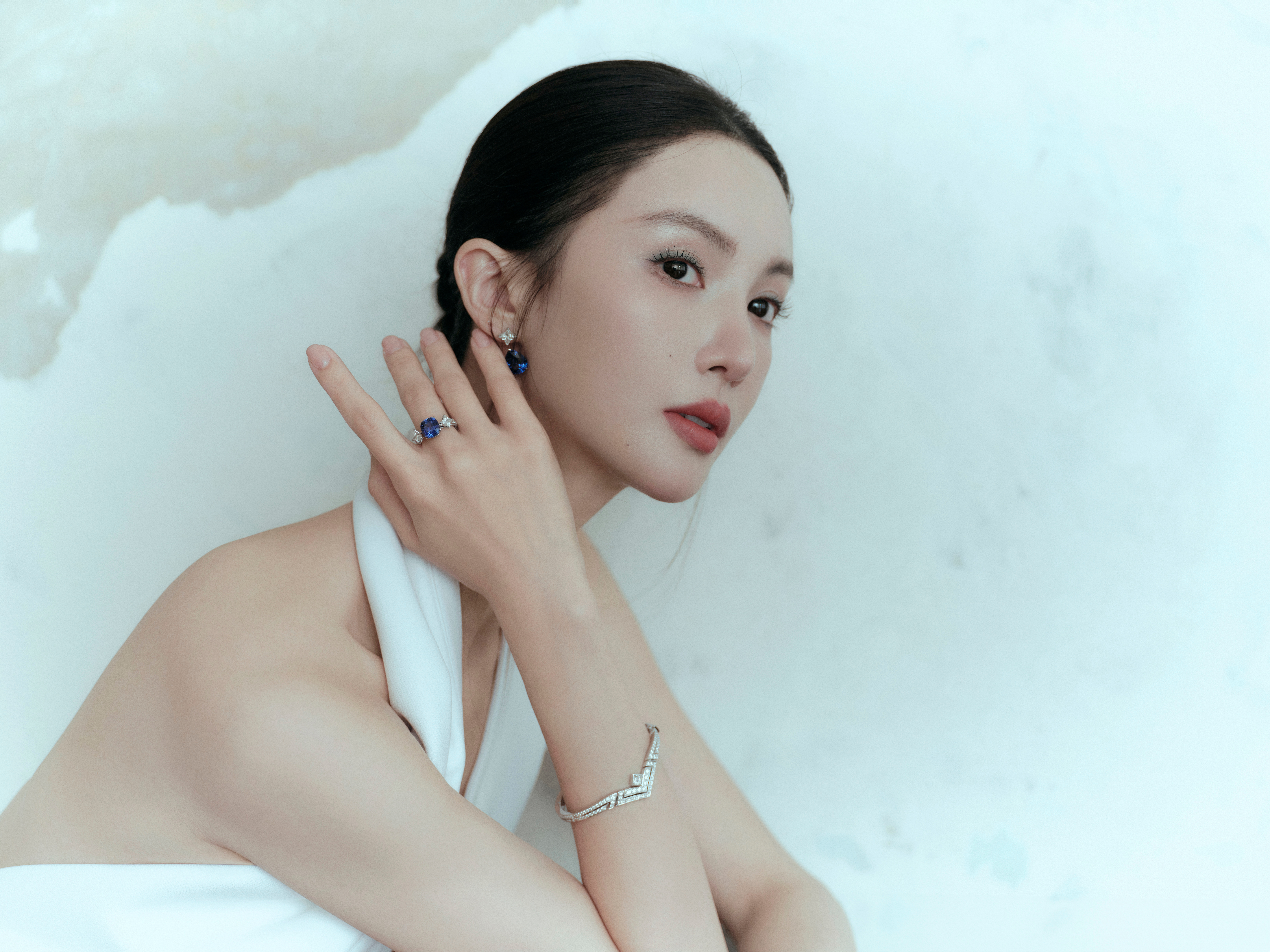 金晨 香肩玉背，洁白细腻#金晨裸全背# ​​​
