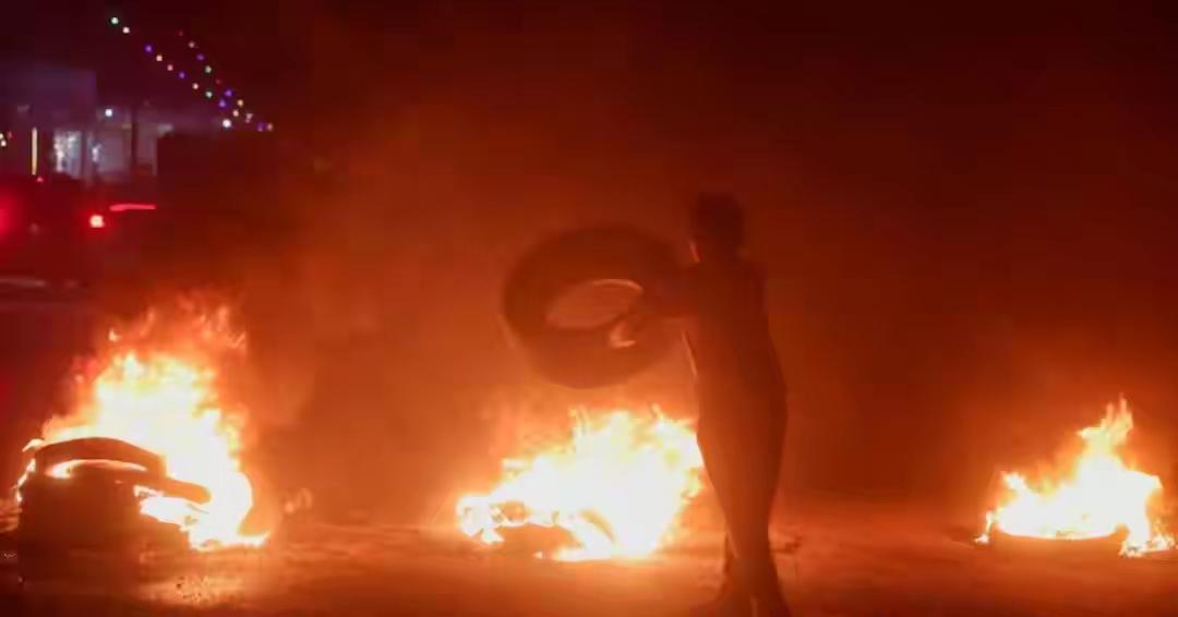 叙利亚爆发全国抗议！
中东除伊朗、也门外，还有一个国家现在也是挺不平静的，就是叙