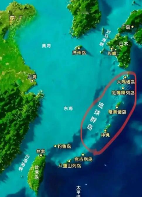 二战结束苏联很聪明，占了日本四个岛，在日本头顶上监控着日本。中国那时候太善良了，