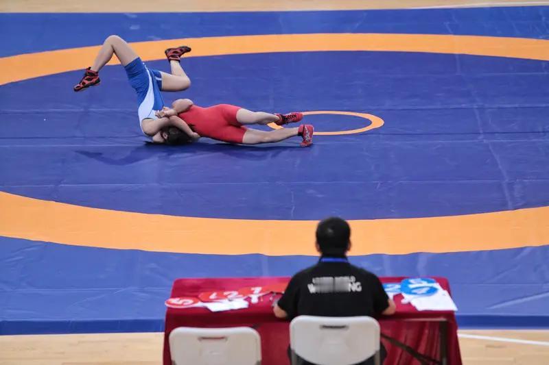 28岁国家一级摔跤运动员颜剑波突发脑出血离世，太让人痛心了。9岁就进体校练摔跤，