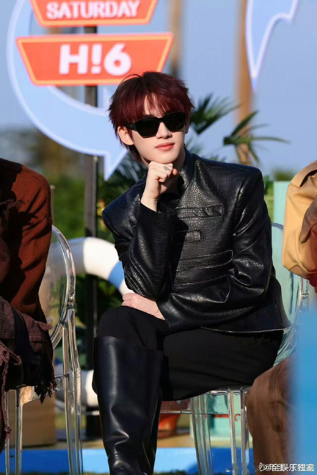 丁程鑫小露一手也很精彩你好星期六吉他轻吟，是丁程鑫的低语，简简单单，却直击心灵，