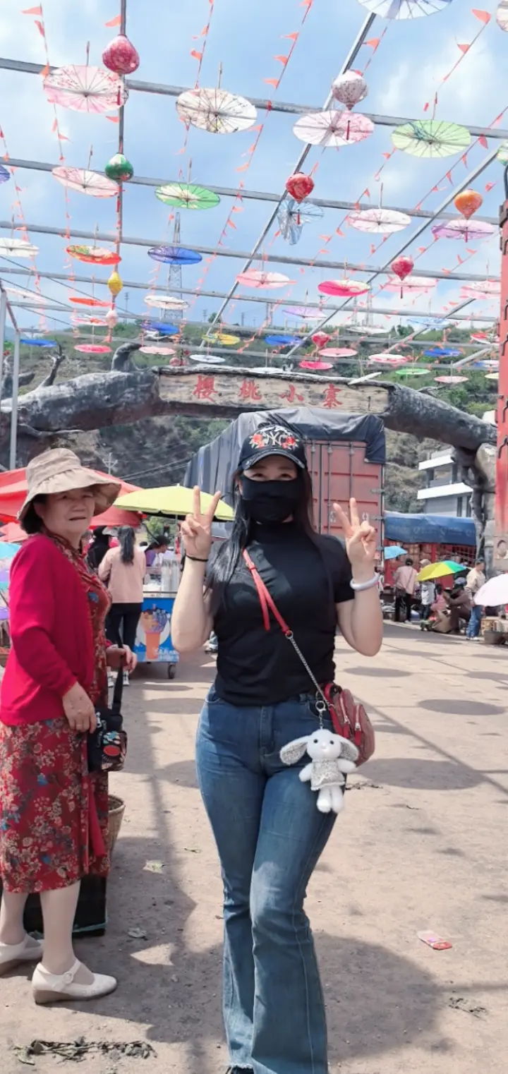 女人不会离开一个爱自己的男人，但是一定会离开一个栓不住自己的人。