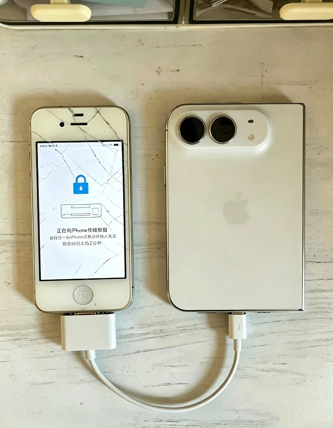 iPhoneDuo门店排队苹果真没在这哥们身上赚到钱啊[并不简单] ​​​