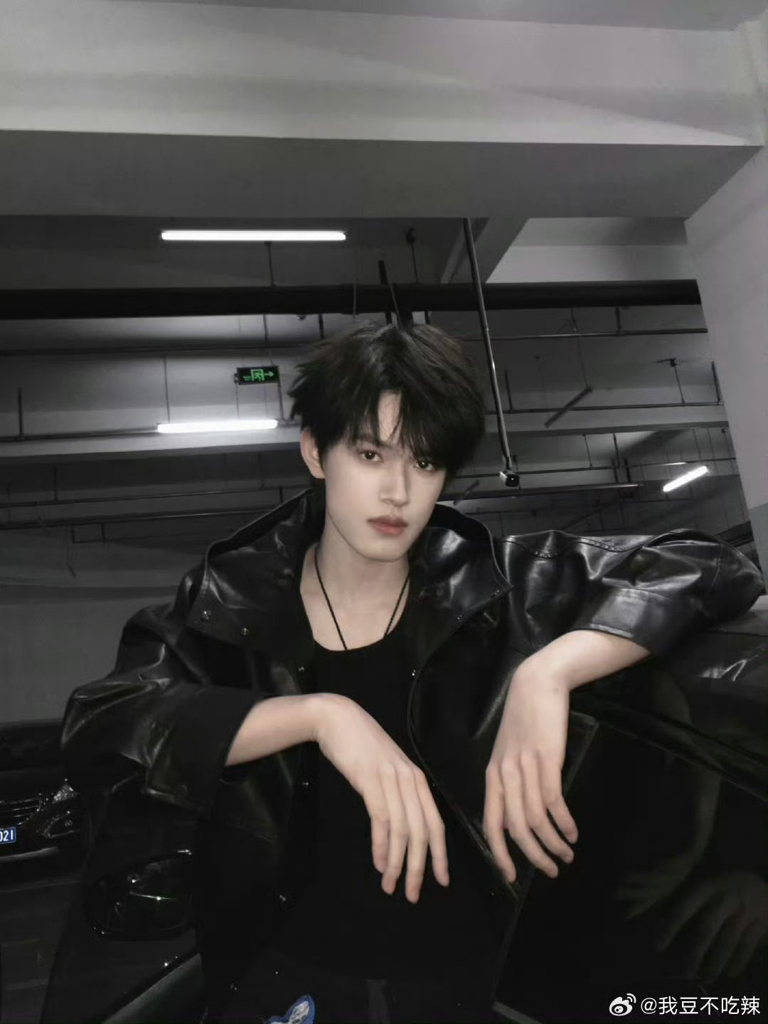 张极皮衣老公感溢出来了！！！ 