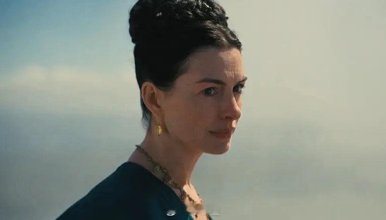 安妮·海瑟薇的2026，几部重要的作品：「奥德赛」「圣母玛利亚」「穿普拉达的女王