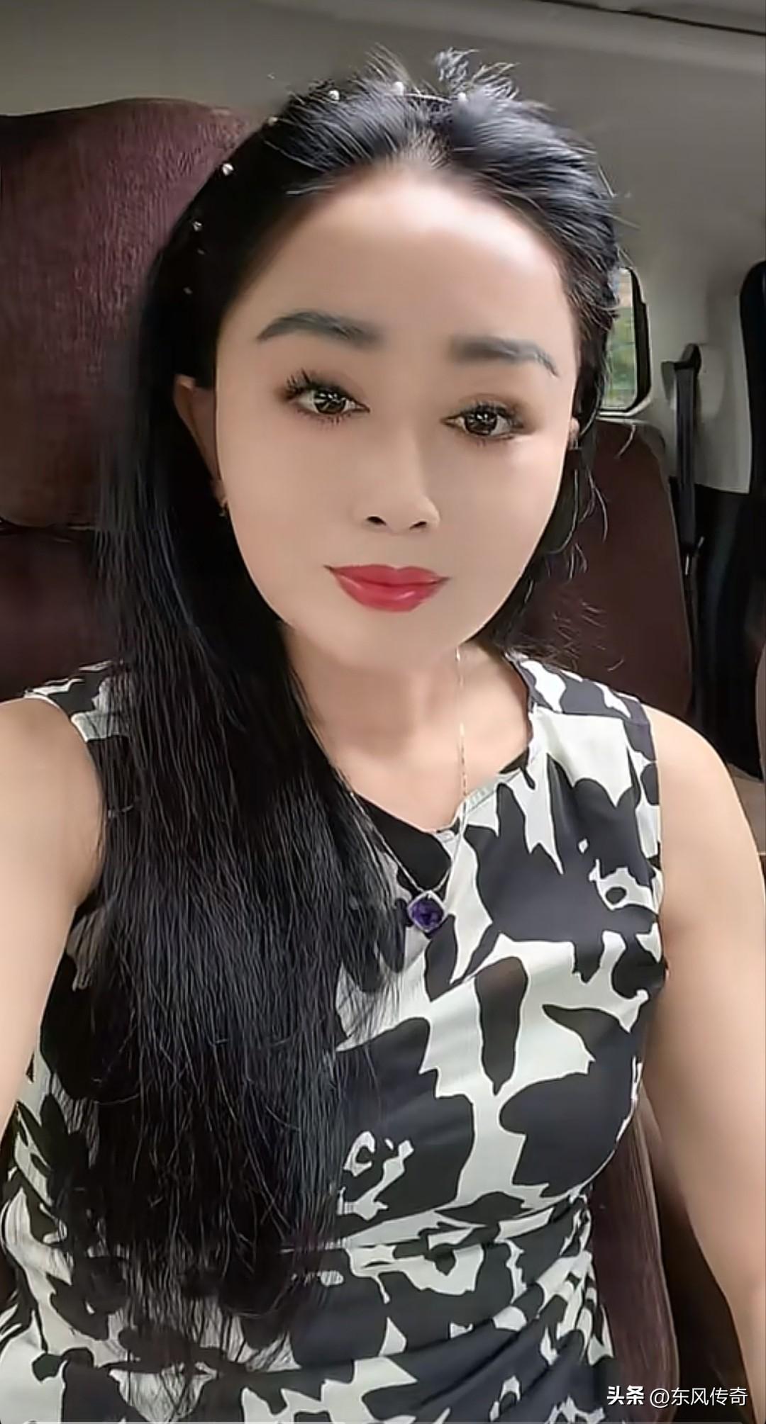 这是我最害怕最敬畏的女人。我怕她突然对我说“你的那些东西都在我这呢，有最近手有点