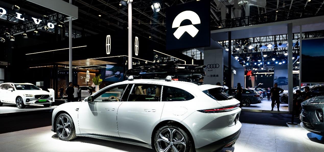 现在买车居然要拼"手速"了？不是因为新款扎堆，而是汽车行业正陷入一场跨圈"抢货大