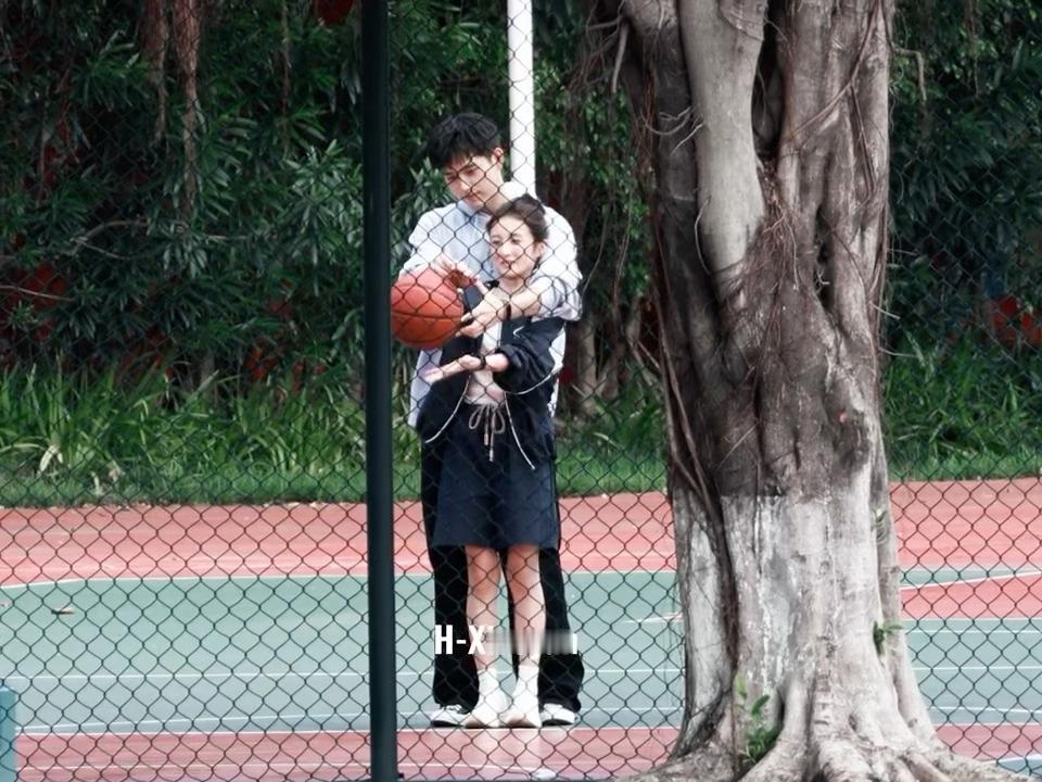 张子枫陈飞宇《河清海晏》同框路透来啦！🏀 