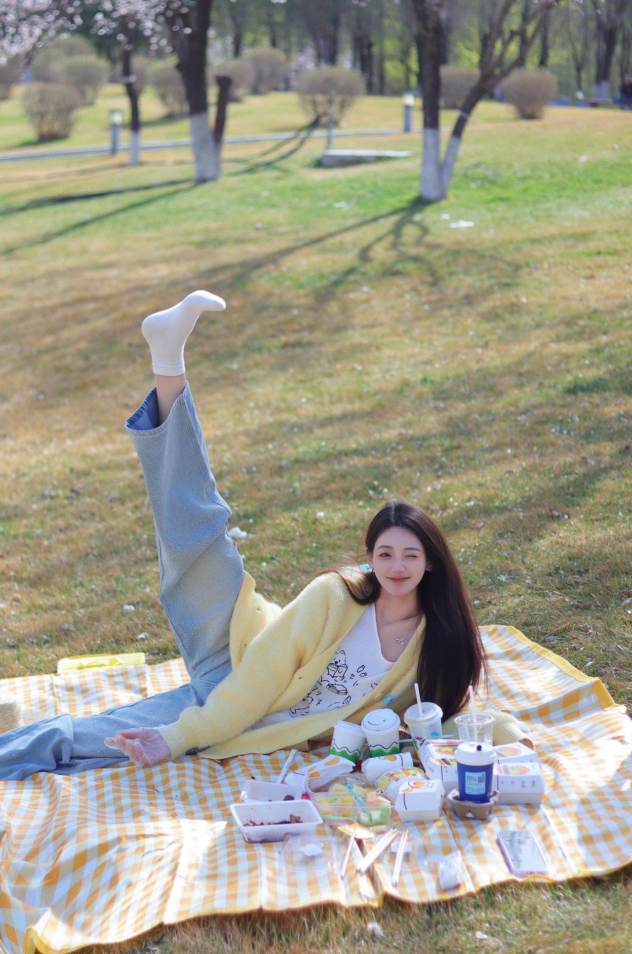 研究生毕业之后，我便来到县区的垂直部门工作，一头扎进基层岗位，踏踏实实耕耘了八个