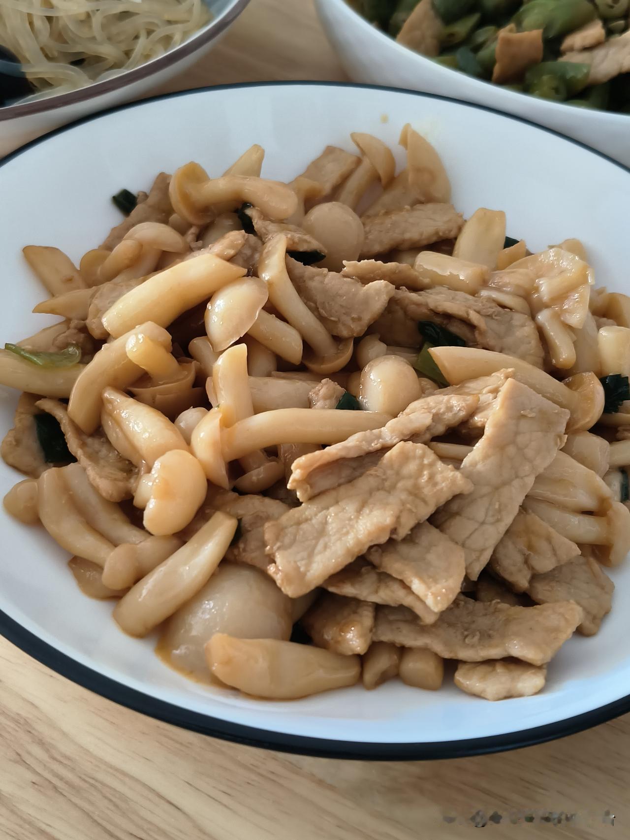 越活越明白的一个道理，
那就是平时多存钱。

钱不是万能的，
但钱可以解决99.