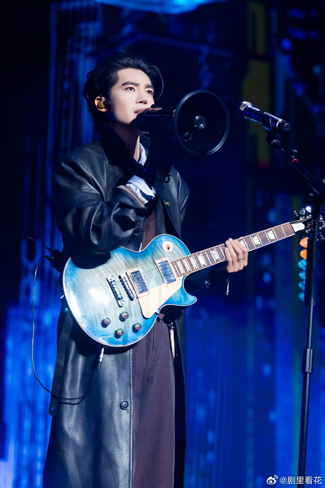 于适成都演唱会官宣于适适诗2026巡回演唱会 于适用原创证明唱作人实力，合肥现场