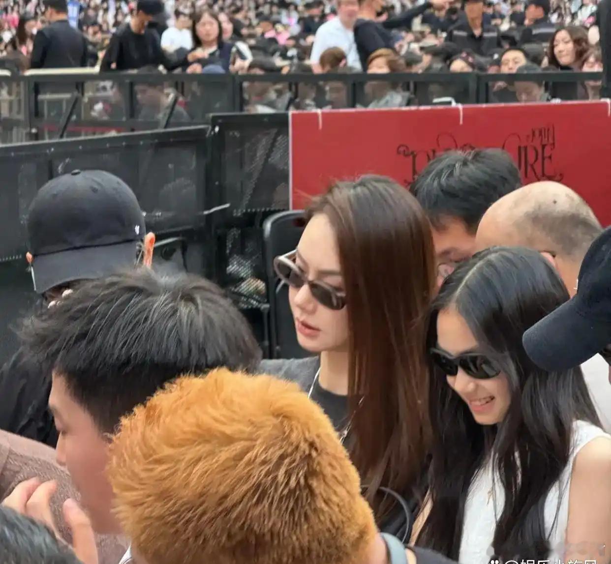 戚薇一家看蔡依林演唱会，11岁Lucky这颜值绝了！ 