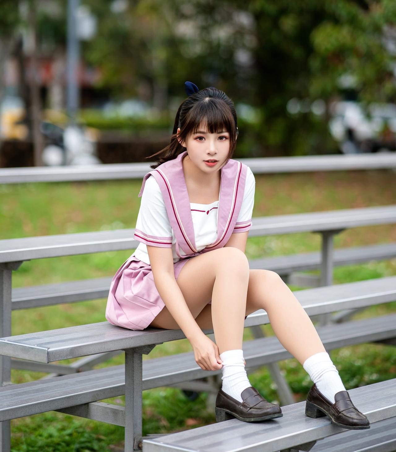 允许自己像云一样，偶尔漫无目的地飘一会儿
美女 jk穿搭 甜系女孩 可爱