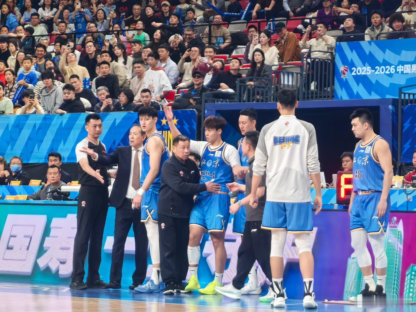 北京男篮vs北控男篮北京德比 ... 