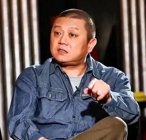 突然发现解放台湾省的建议，王朔的思路太妙了！他曾说，收复台湾不需要打仗，先宣布台