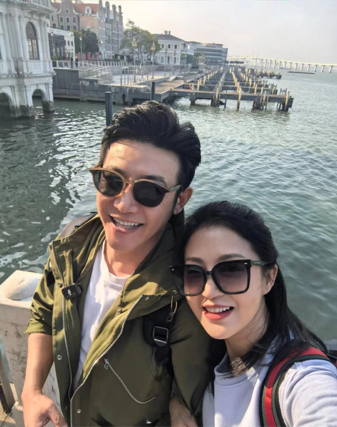 陆毅就是这样被鲍蕾钓成翘嘴 看陆毅边做饭边被鲍蕾夸成翘嘴的样子，我瞬间悟了！原来