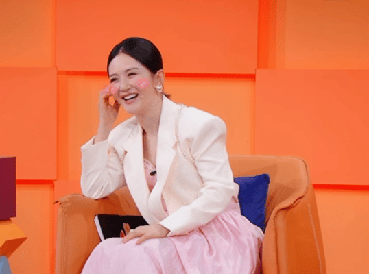 新生自爆童年暗恋过谢娜原来谢娜是好多人的童年女神!活泼有梗的她魅力十足。节目里刘