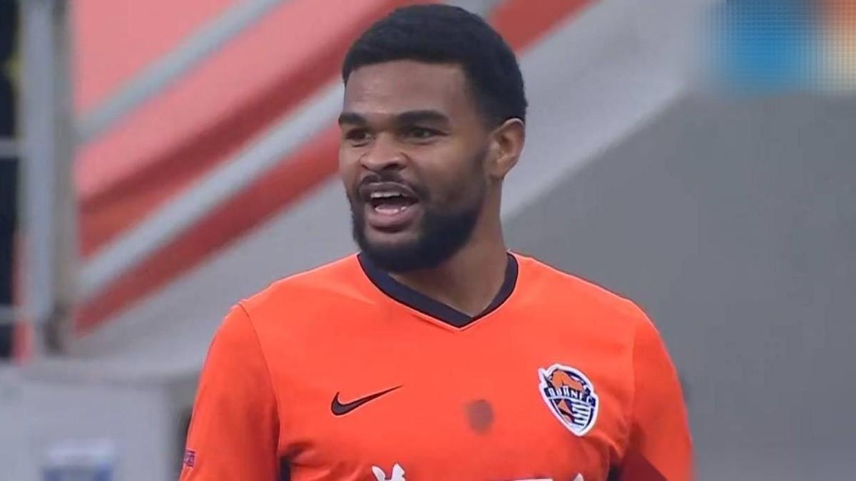 中超一夜排名又变！
申花3-0河南，暂列第五！
泰山1-4溃败，掉第七！

北京