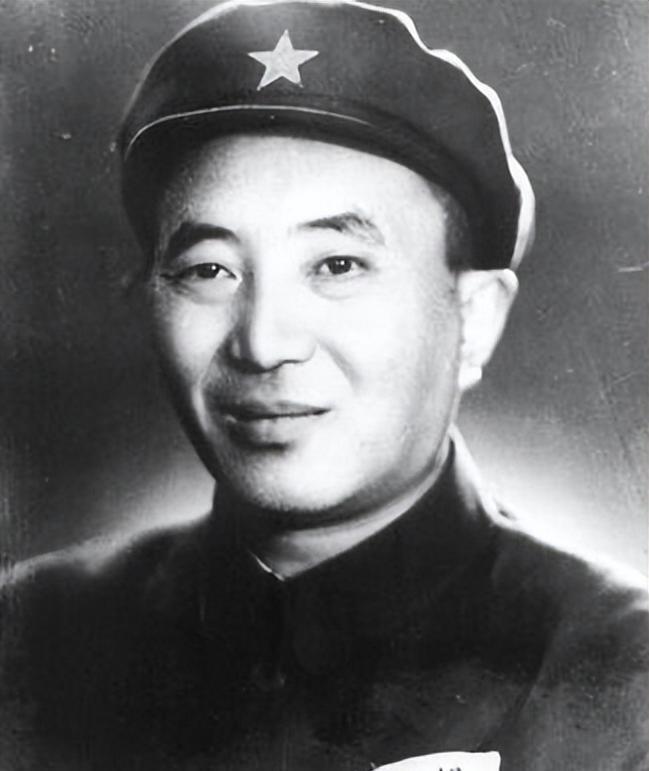 罗瑞卿乔装成病人，仅凭三个精心设计的问题，成功识破了日本间谍的真实身份，他到底问