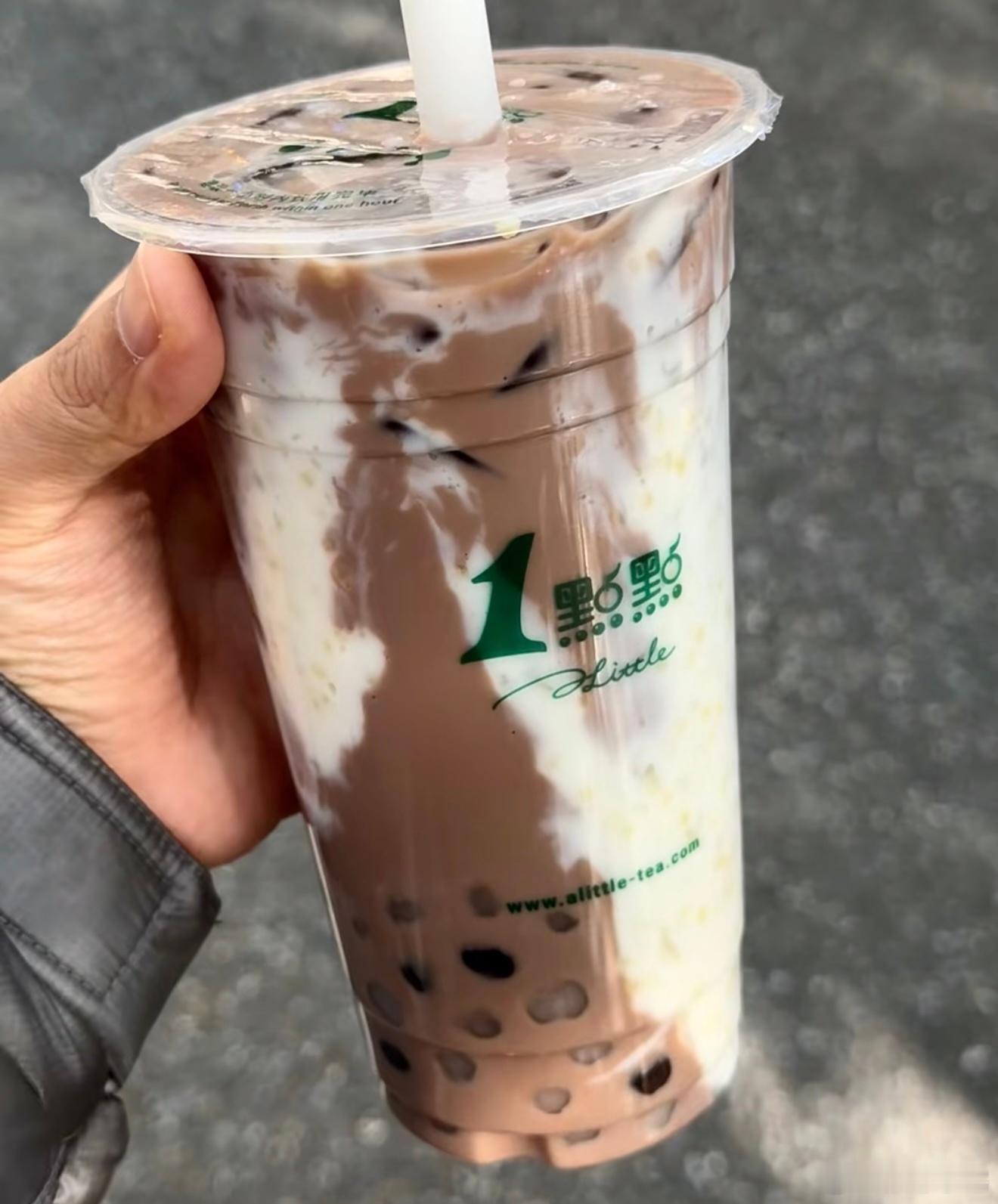 工作倒贴行为 那必须是心情不好之后吃点好的喝点好的买点喜欢的东西，哄哄自己～ 