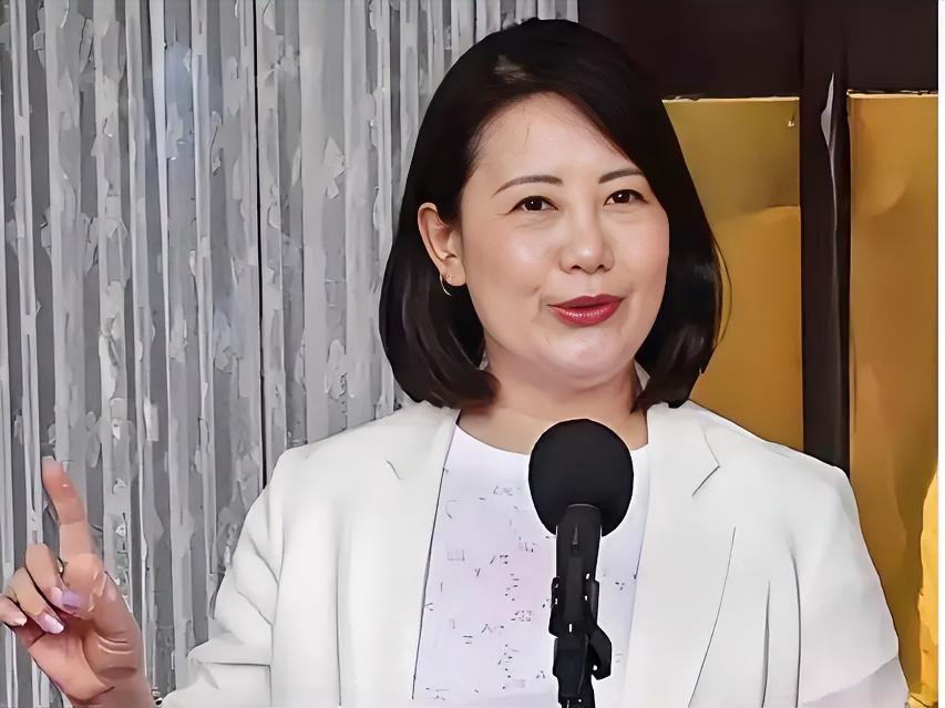 民进党吴思瑶说，她最会对付国民党，国民党就是一盘散沙，只要挑起一点纷争，国民党内