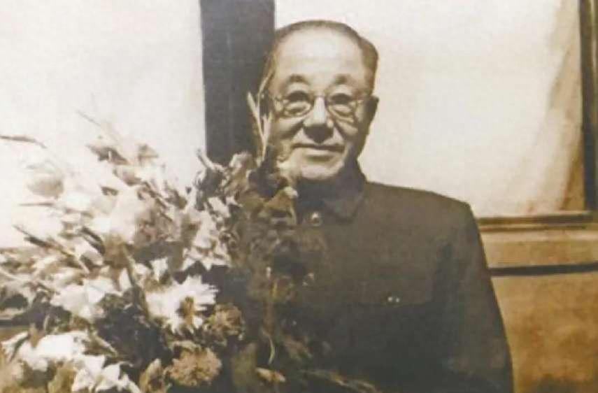 清朝禁卫军司令时隔五十年亲手接过委任状，感慨知音难觅，感激毛泽东知我心！
195