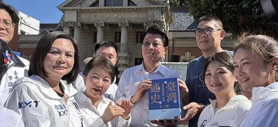 卢秀燕切割式解读，全程不提“中国人”，卢下台南力挺谢龙介

台中市长卢秀燕4日随