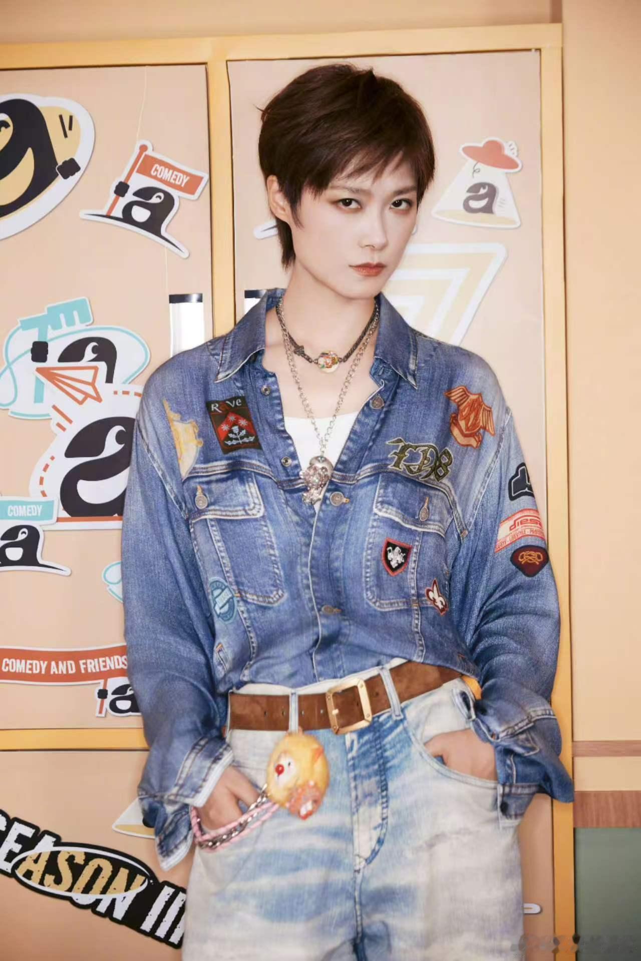 李宇春表白步惊云 步惊云平时挺稳，结果知道李宇春要来，紧张了。李宇春没绕弯，说就