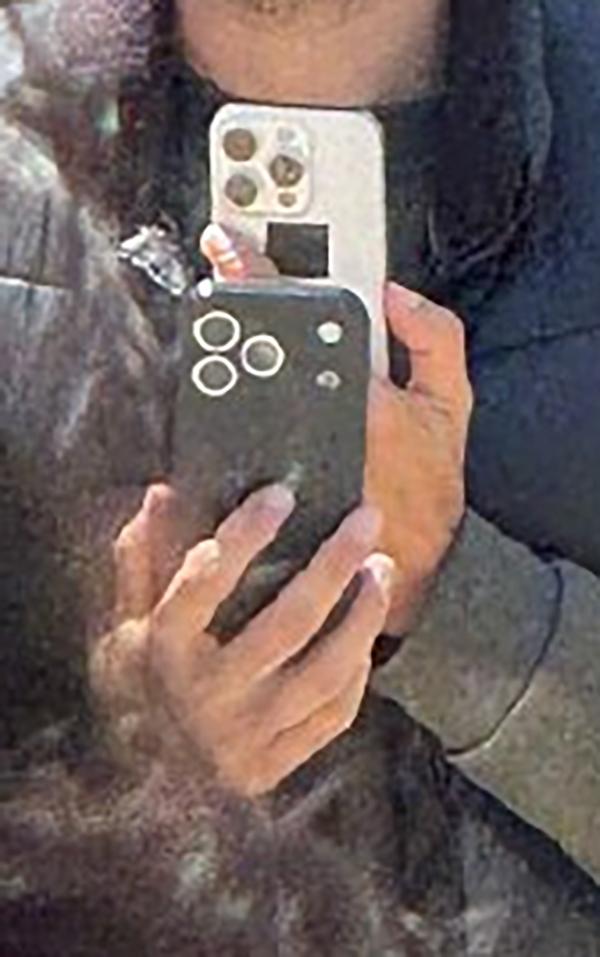 从这次曝光的iPhone 17 Pro原型机来看，之前的渲染图还是很准确的，镜头