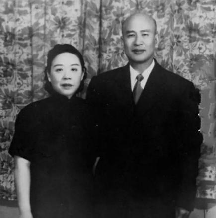 蒋介石逃到台湾后，开始清算丢掉大陆的责任。白崇禧在大陆时曾经两次逼蒋下野，于是想