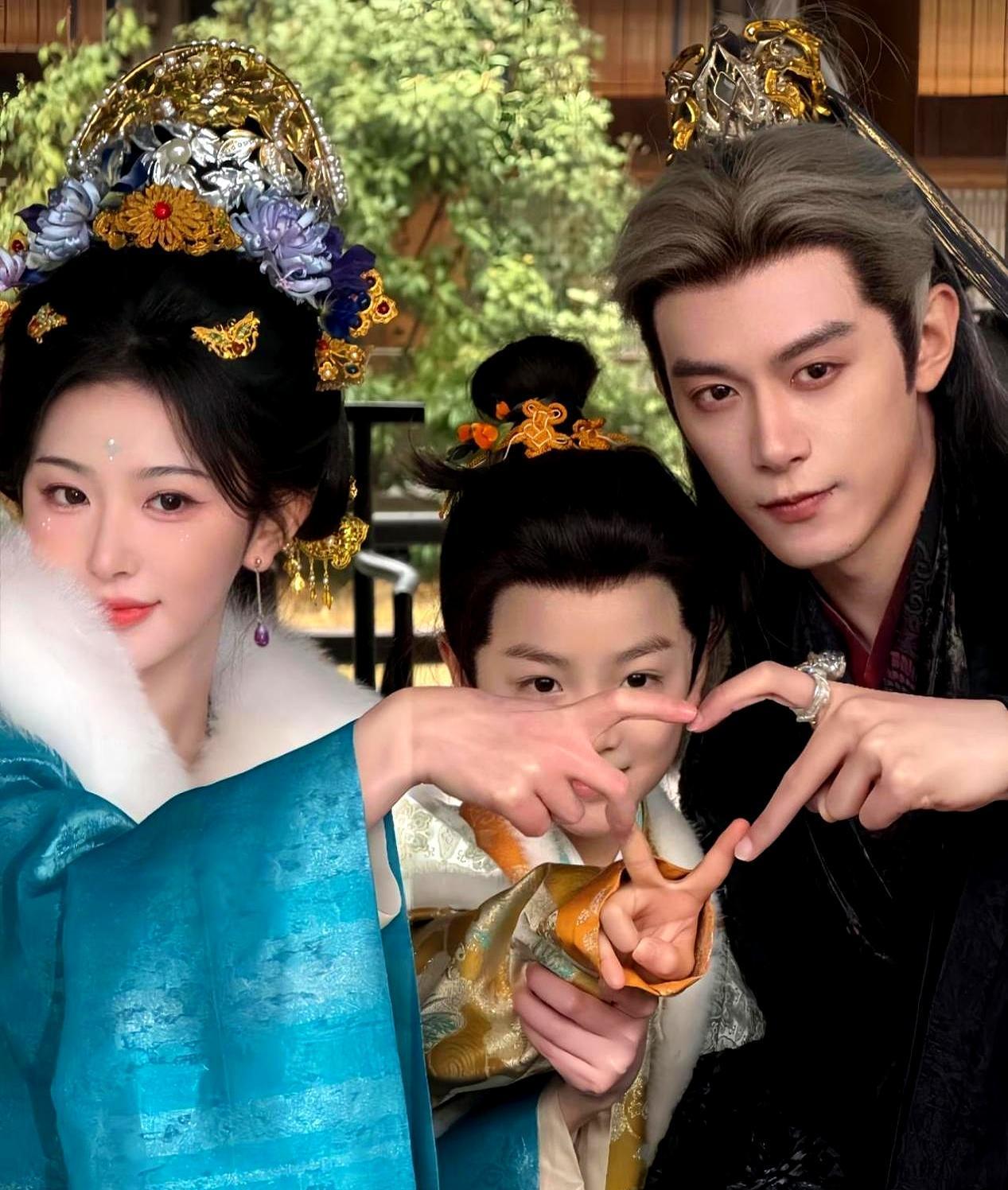 在《逐玉》里，最危险的政敌不是外臣，是你亲生的孩子。
齐旻夺位成功坐上龙椅，却