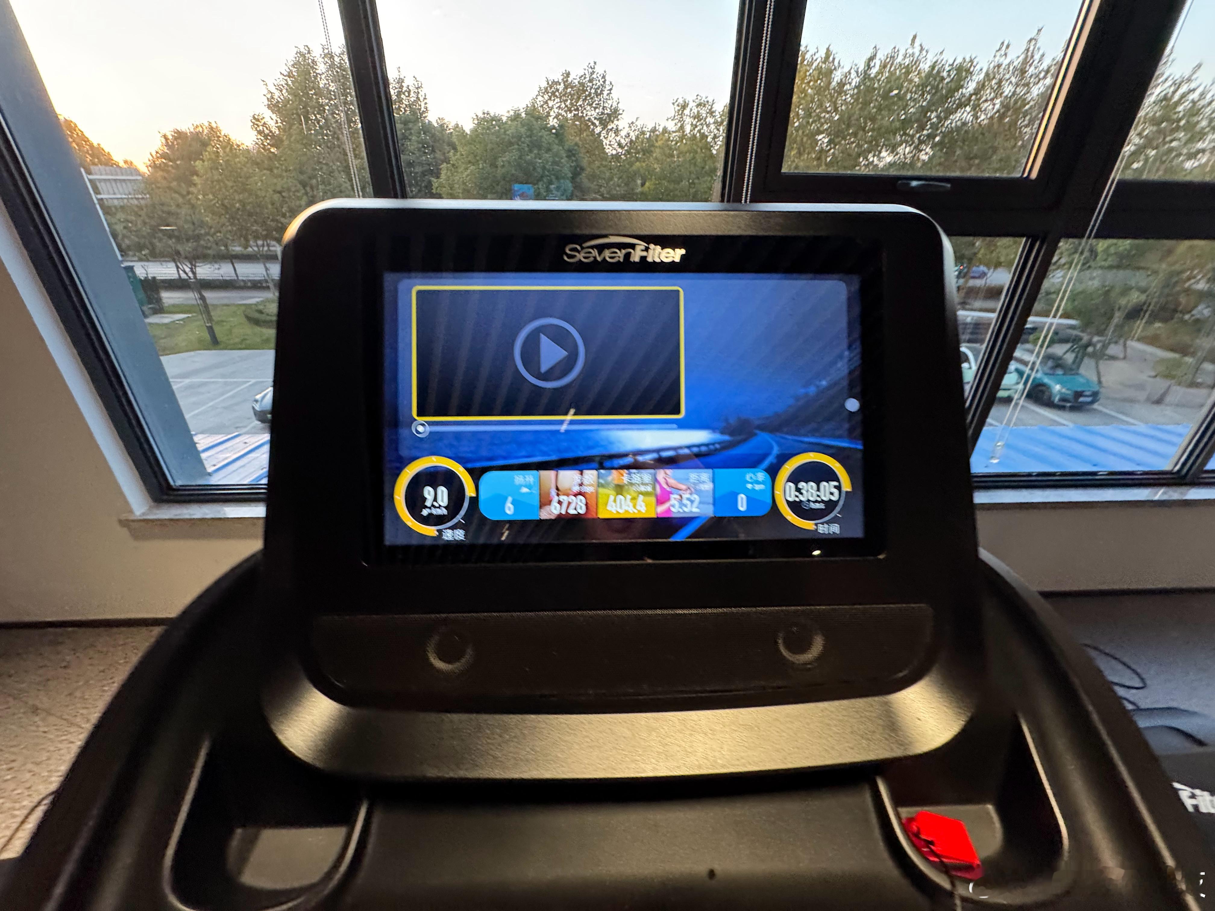 空腹爬楼瘦了30斤我之前真的经常爬楼！但是，是真的累！一般说是黑咖啡＋爬楼！基本