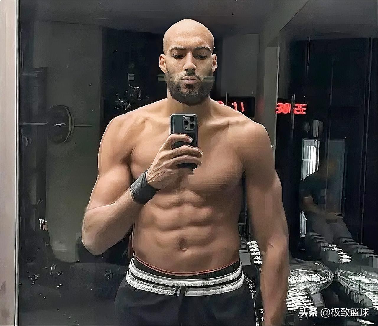 森林狼防守悍将戈贝尔说出了掏心窝的话！
直言不是天生强大只是比别人对自己更狠。