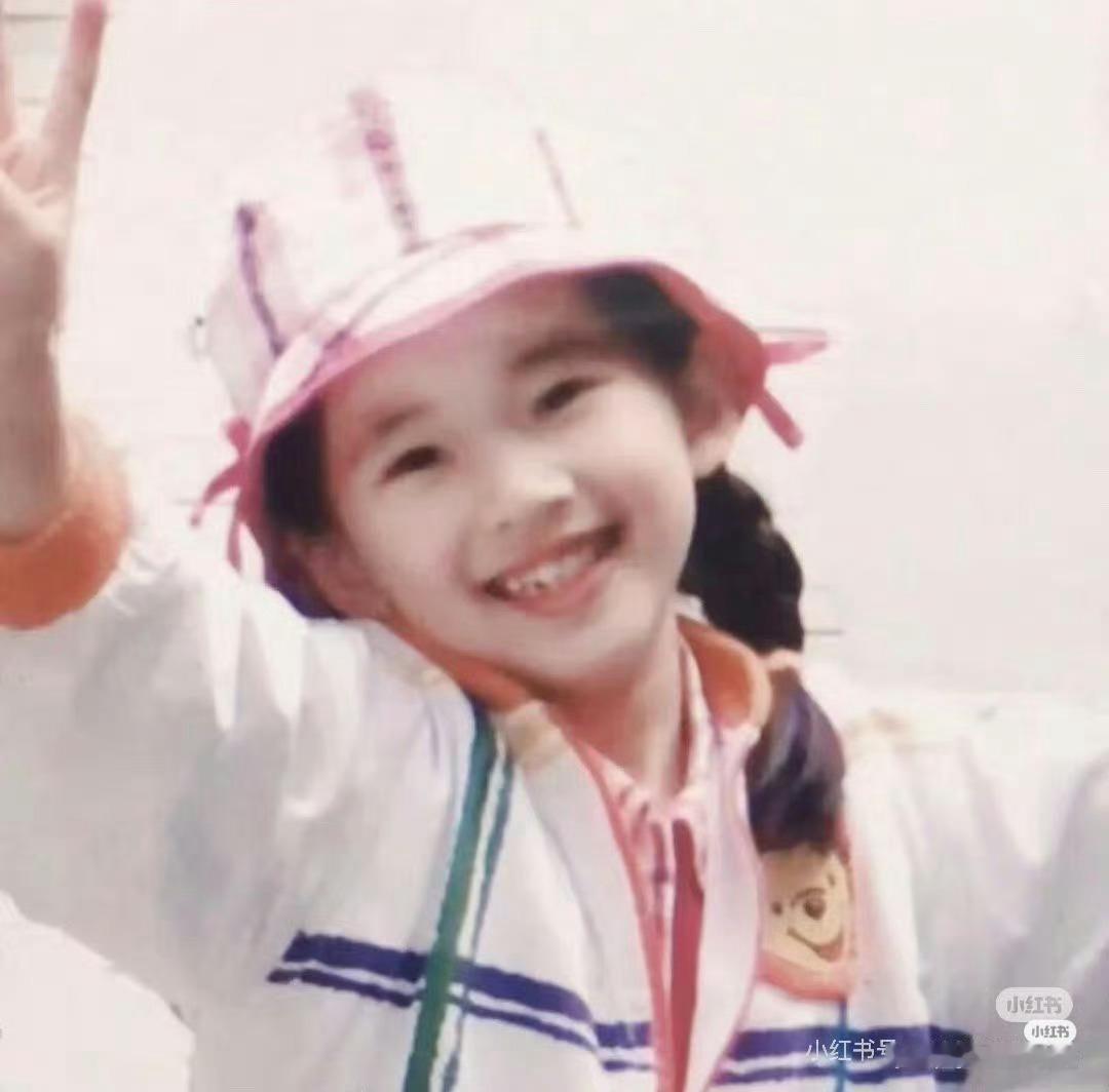 【赵露思】“姐姐你好👋我是小露”      赵露思直播安利竹荪 ​​​