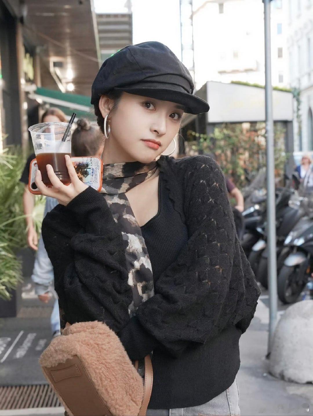 沈月这脸是真的美，好有港风感，软妹无敌沈月写真照 沈月美