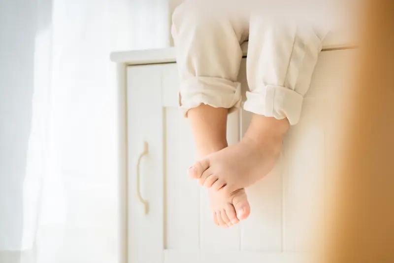 孩子甲流必须去医院吗? 换季时甲流高发，好多家长一看到孩子发烧就慌着往医院跑，其