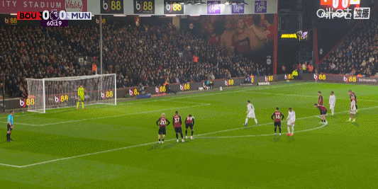 03月21日讯 25/26赛季英超联赛第31轮，伯恩茅斯主场对阵曼联。上半场双方