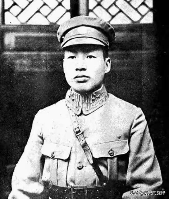1959年最暖心一幕！昔日西康王、当朝部长，自掏巨款只为成全孙辈爱好
 
195