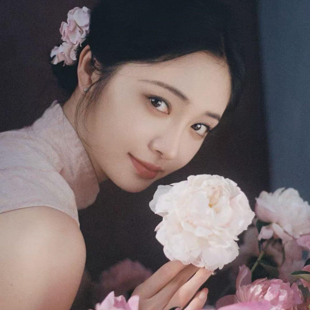 周洁琼去各大剧刷脸的题海战术周洁琼现在拍戏也走起了题海战术，只要剧本扎实、人设出
