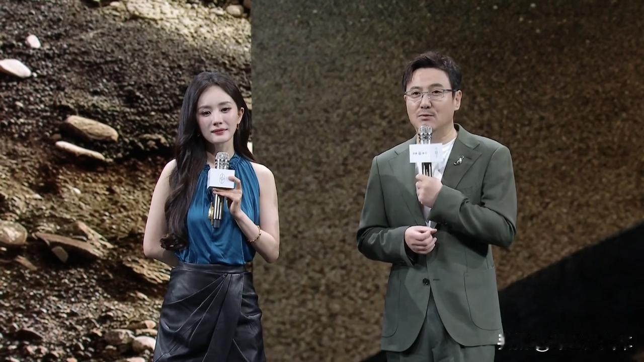 华为的钞能力确实可以
把杨幂和沈腾都请来了！[灵光一闪]