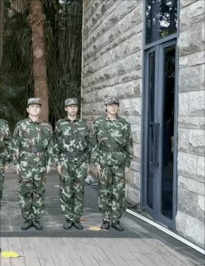 王楚钦这协调性，笑死我了！

1、头哥这是干嘛呢[捂脸]太逗了吧。

2、还偷偷