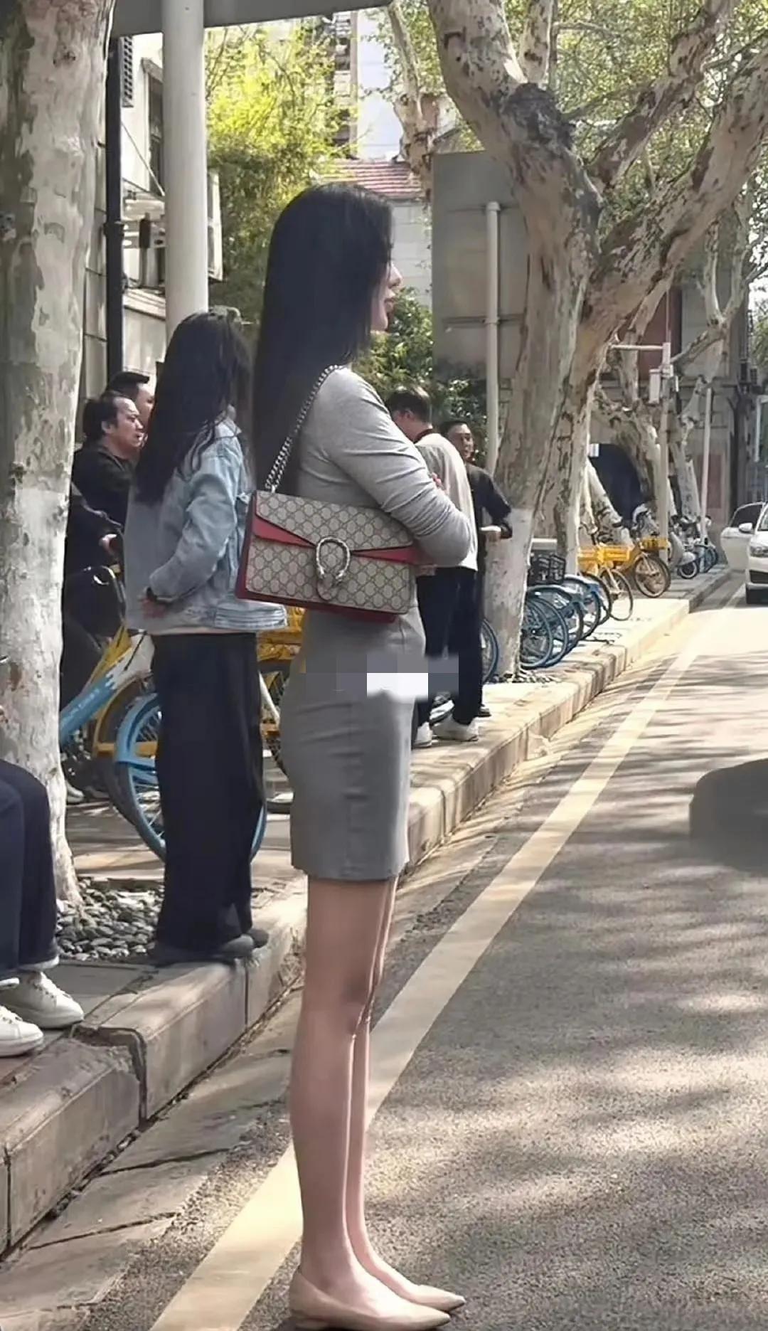 好奇！要什么样的条件才能娶得到这样的老婆呀？[what]