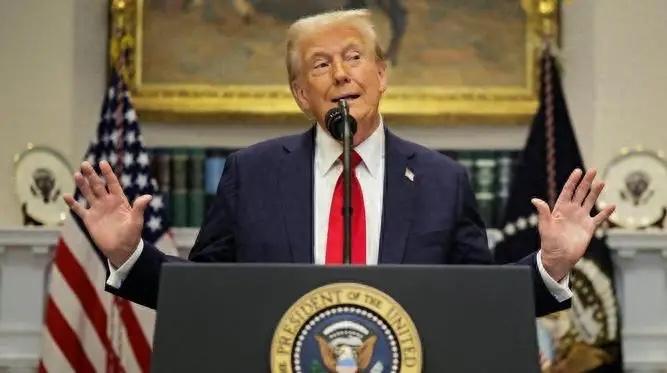中国和美国现存的很多问题，其实打一场战争就都解决了。

美国对中国既不敢真刀真枪