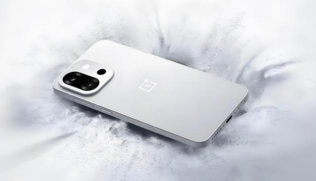 小屏党终于熬出头！一加15T直接掀桌！
过去，“屏旗舰”几乎和“妥协”画等号！想