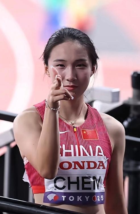 截止目前，世界上女子100米最快的5名黄种人如下：

如果只看中国女子100米合