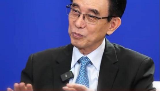 “我不承认中国半导体设备离世界先进水平很远”——尹志尧这句话，不是在喊口号，是在